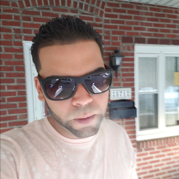 Meet your Posher, Jason - Picture 2 of 2